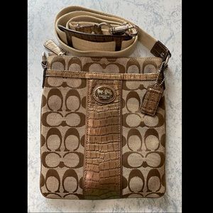 Coach Sutton Signature Swing Pack woth Croc Stripe Leather